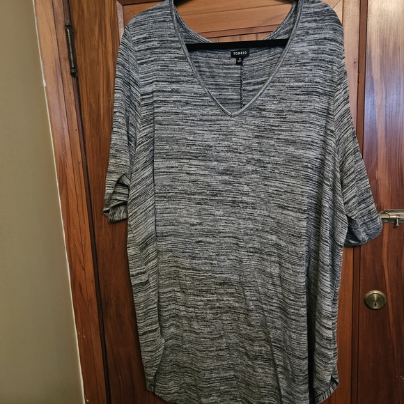 Torrid Grey Marled Hacci Favorite Tunic Tee - Picture 4 of 6